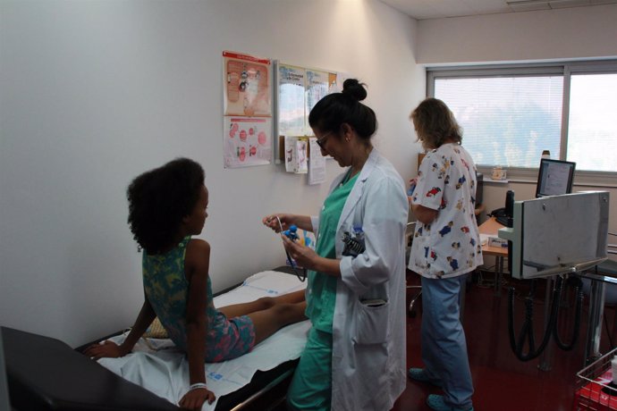 El Hospital de Fuenlabrada evalúa a niños saharauis