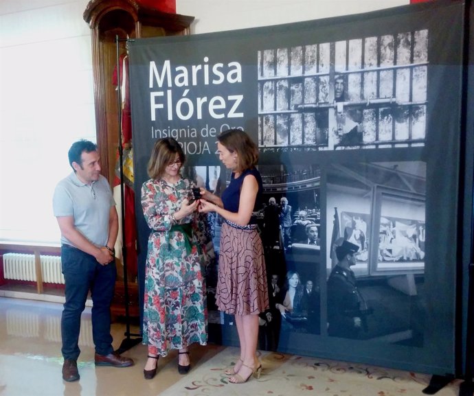 Marisa Flórez recibe la Insignia de Oro