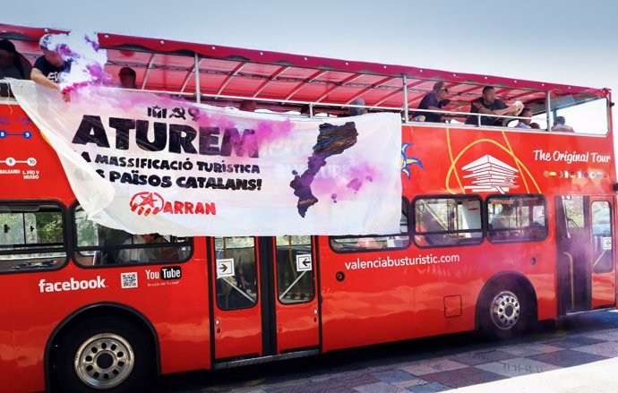 Fwd: Atenció! Arran També Atura Un Autobús Turístic Contra El Turisme Massiu A V