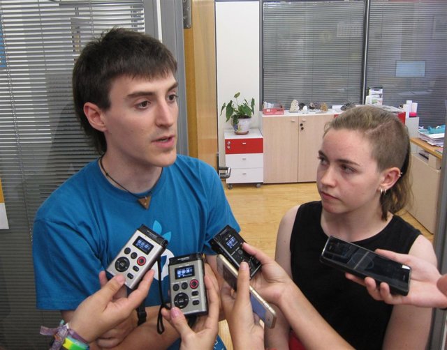 Representantes de la ocupación de 'La Molinera'