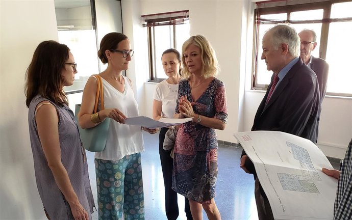 Bravo muestra a los responsables del TSJCV la sede provisional del Alto Tribunal