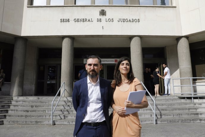 Ignacio Escolar y Raquel Ejerique declaran por el máster de Cifuentes