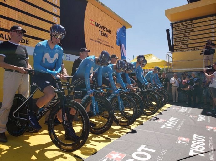 El Movistar Team antes de la crono por equipos del Tour 2018