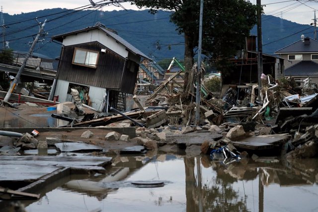 Casas destruidas por las lluvias torrenciales en Japón