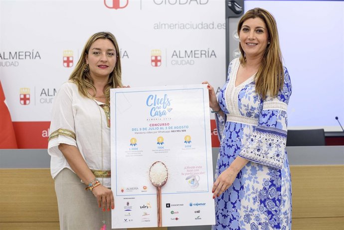 María López Asensio y Carolina Lafita, durante la presentación del concurso.