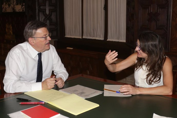 Puig y Oltra, en una reunión en el Palau de la Generalitat