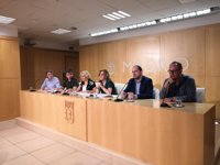 Carmena aplaude el "nuevo escenario político" que acabará con la "extraña sujeción" a la que estaba sometida Madrid