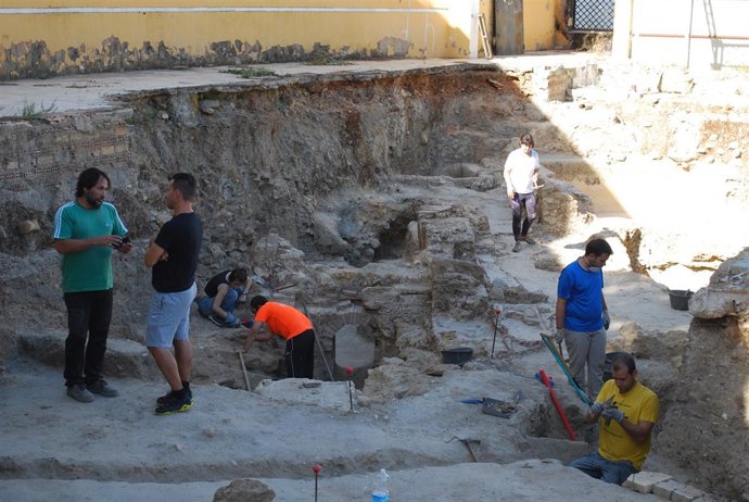 Seminario de arqueología de campo de la UPO en Carmona 