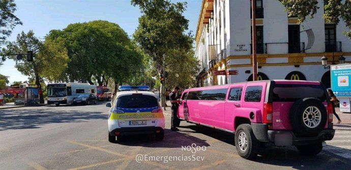 Agentes de la Policía inmovilizan una limusina sin licencia VTC