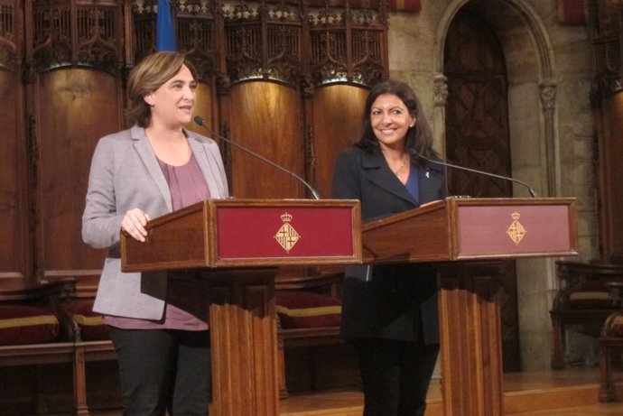Las alcaldesas de Barcelona, Ada Colau, y París, Anne Hidalgo