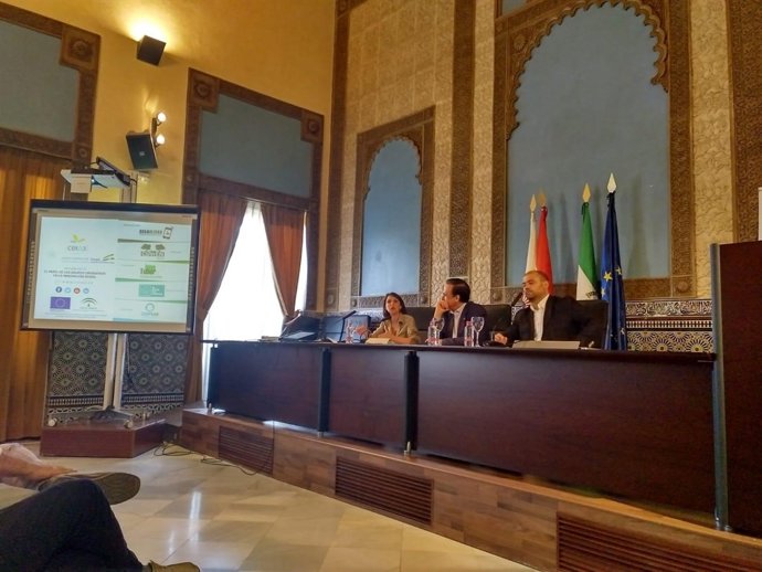 Ríos (izda.) durante la inauguración de la jornada