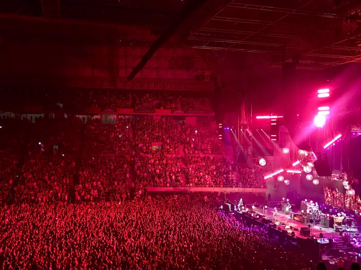 Pearl Jam despliega una oda al rock melódico en el Palau Sant Jordi