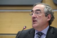 Rosell resta importancia a los descuelgues y dice que convenios de sector amparan al 90% de trabajadores