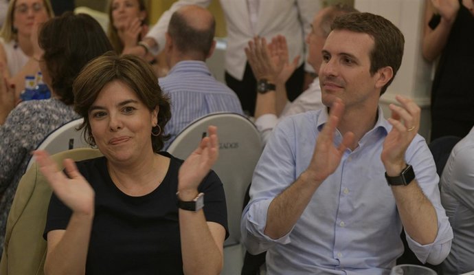 Soraya Sáenz de Santamaría y Pablo Casado