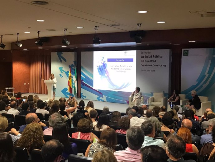Álvarez inaugura la jornada 'La Salud Pública de nuestros Servicios Sanitarios'