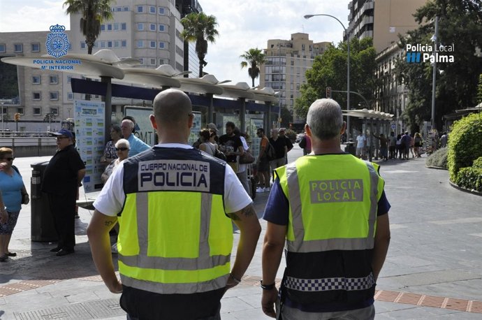 La Policía Nacional Y La Policía Local Están Trabajando Conjuntamente En La Prev