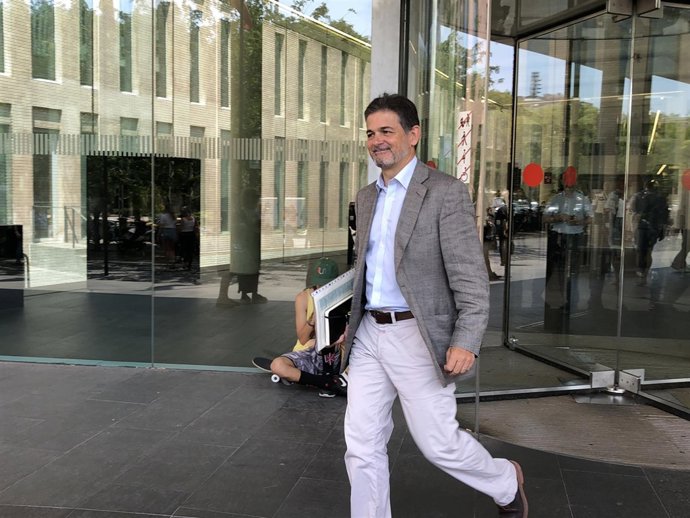 Oriol Pujol sale de la Ciudad de la Justicia 