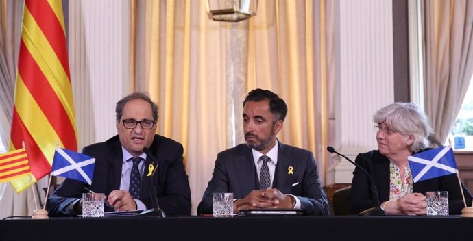 Quim Torra en roda de premsa des d'Escòcia al costat de C.Ponsatí