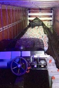 Un detenido en Algeciras con una narcolancha y más de 2.000 litros de gasolina en un camión