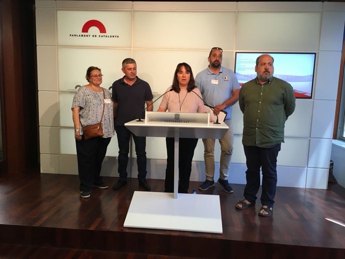 Yolanda López (CatEPC) i representants del sector del taxi