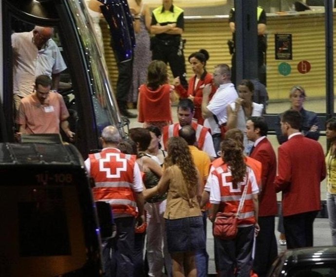 Efectivos de emergencias durante el accidente de Spanair