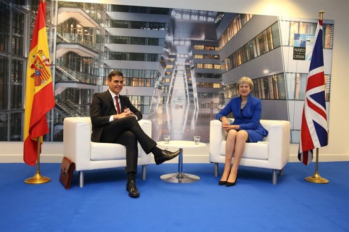 Pedro Sánchez y Theresa May