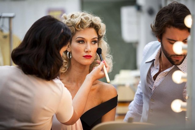 Delta Goodrem en su papel de Olivia Newton-John