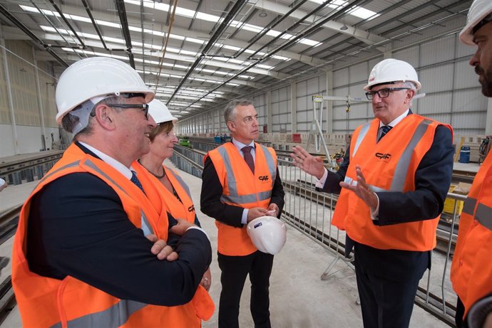 Visita del lehendakari a CAF en Gales