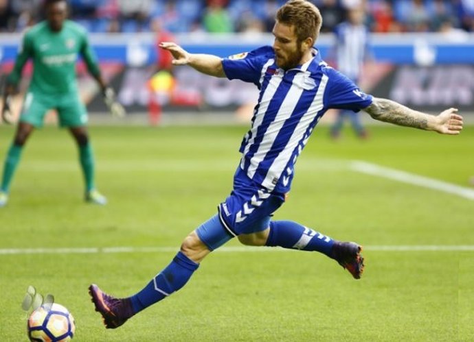 El delantero serbio Aleksandr Katai