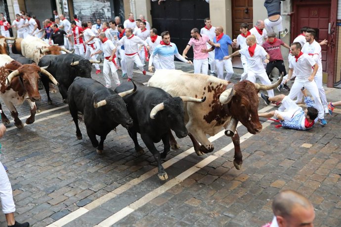 Sexto encierro de Sanfermines con toros de Victoriano del Río.