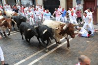 El sexto encierro de los Sanfermines, en imágenes
