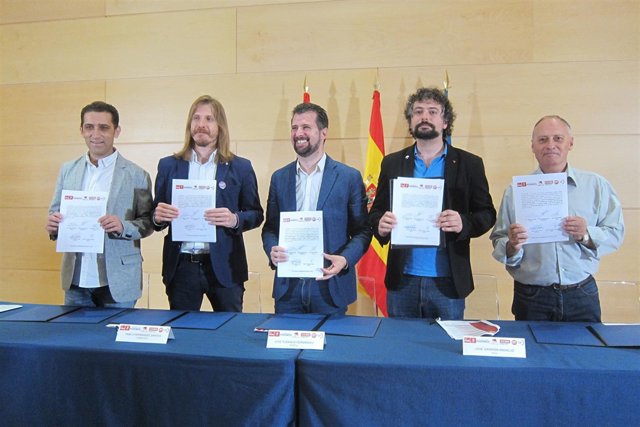 Sindicatos y fuerzas de izquierdas firman el pacto fiscal 12/7/2018    