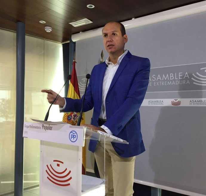 Luis Alnfonso Hernández Carrón, en la Asamblea