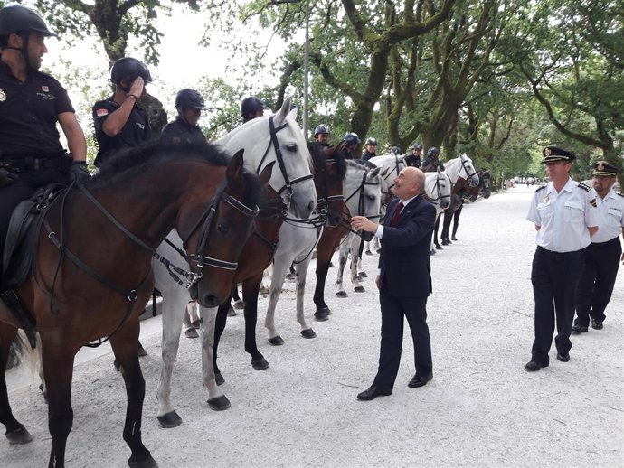 Javier Losada en el acto de presentación de las unidades de la Policía Nacional
