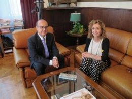 La consellera Ester Capella i el president del TSJC Jesús María Barrientos