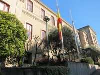 El Parlamento se suma al luto por la muerte de Albor y distintas autoridades presentan sus condolencias en el tanatorio