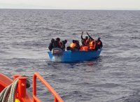 Rescatados 107 subsaharianos de dos pateras que navegaban por Mar de Alborán