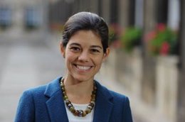 Laura Díaz Anadón, ganadora del XVII Premio a la investigación económica del BS