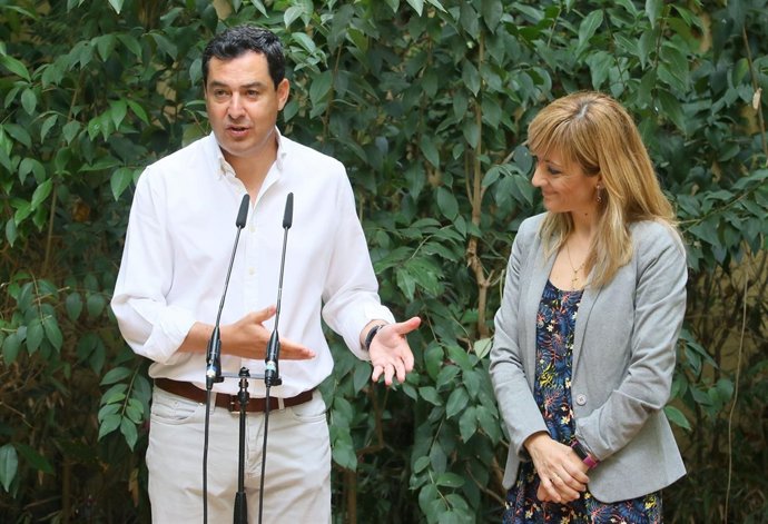 Juanma Moreno y Carmen Castilla