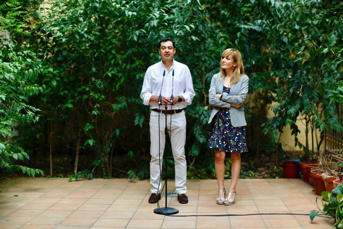 Reunión de Juanma Moreno y Carmen Castilla