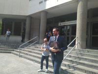 El profesor Perelló defiende ante el juez que no difundió datos "de carácter personal" sobre el máster de Cifuentes