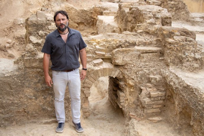 El arqueólogo Juan Román