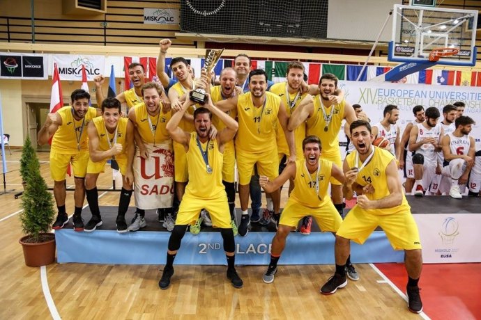 Equipo de baloncesto de la Universidad de Sevilla.