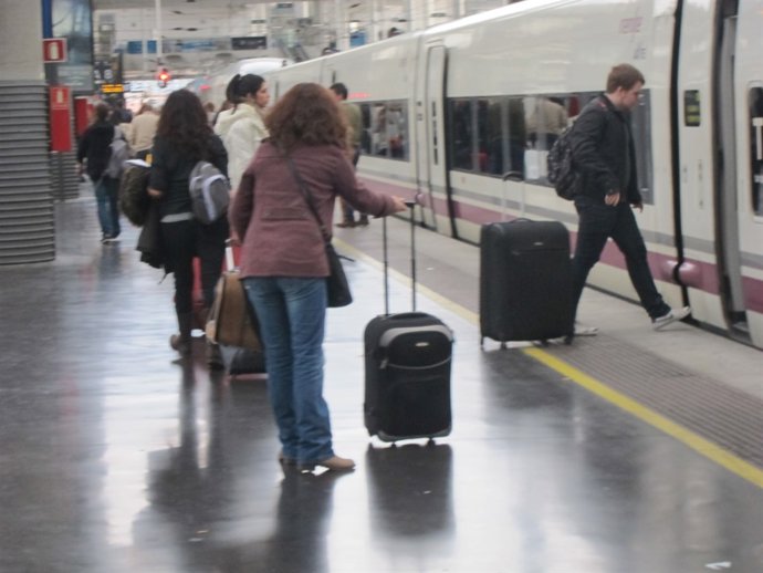  Viatgers En Un Tren                          