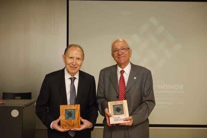 Els historiadors Josep Massot i Manuel Lladonosa, medalles d'honor