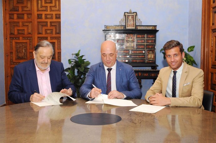 Acuerdo entre la Diputación de Córdoba y la Federación Andaluza de Fútbol