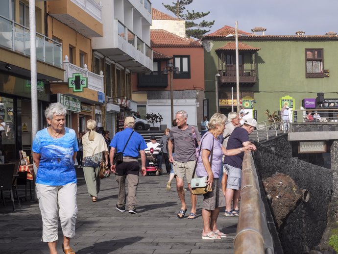 Turistas en Puerto de la Cruz