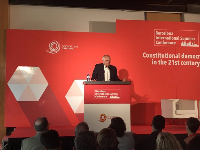 El ministro de Asuntos Exteriores, Josep Borrell, en las jornadas de SCC