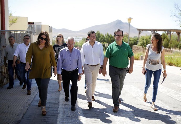 Juanma Moreno, presidente del PP-A, durante una visita al Parque de Cabo de Gata