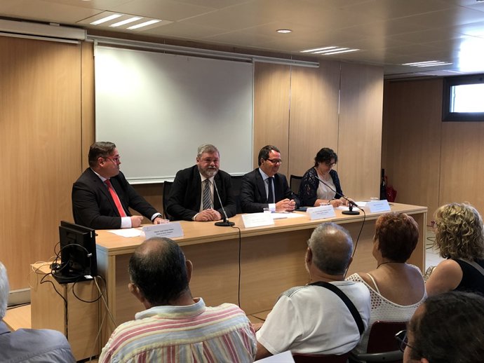 Els advocats Miguel Ángel Durán, Miguel Durán, José María Palau i l'afectada